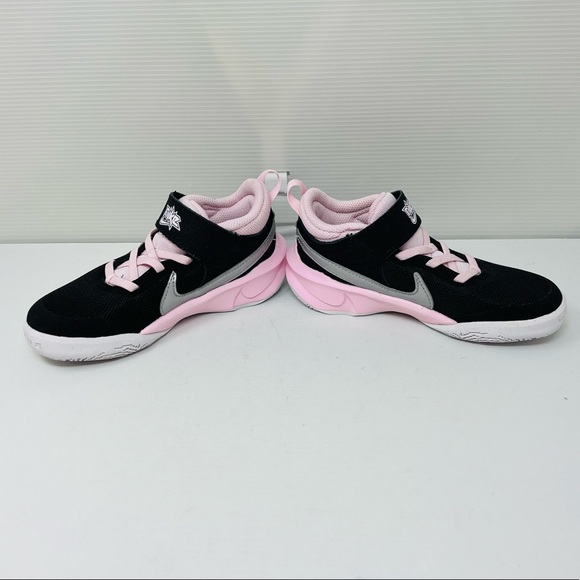 NIKE**Team Hustle D 10 Girls Sneakers**US 11 $65 - Picture 3 of 6